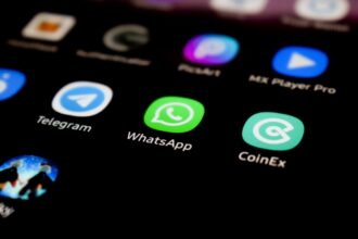WhatsAppWarnsUsersAboutFakeAppSpywareThreat