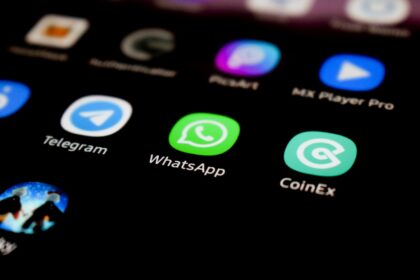 WhatsAppWarnsUsersAboutFakeAppSpywareThreat