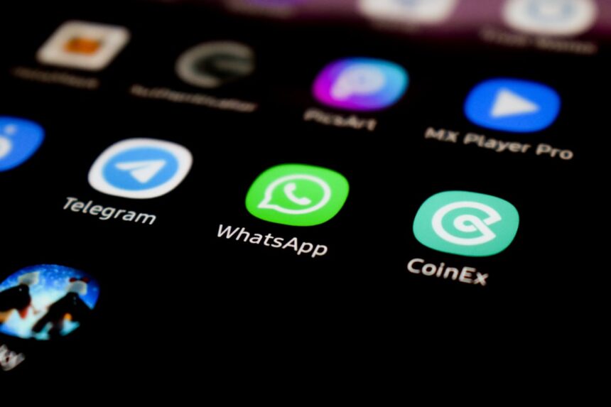 WhatsAppWarnsUsersAboutFakeAppSpywareThreat