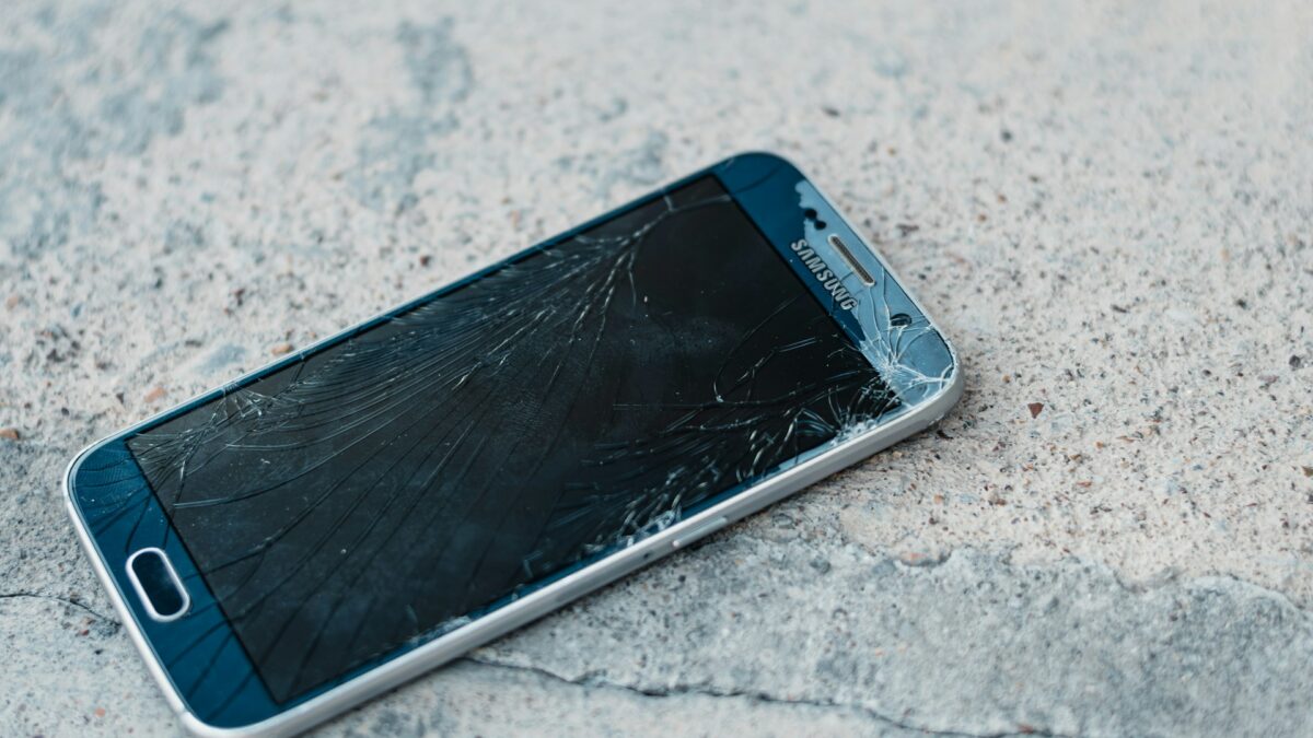 Phone Screen Replacement in Nigeria_ What You’re Actually Getting